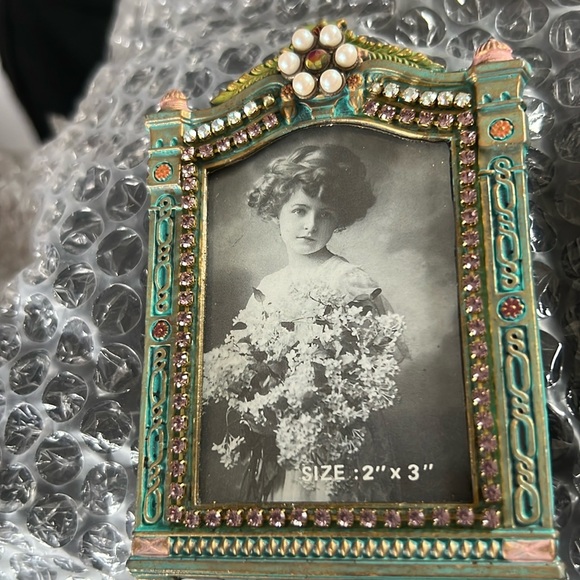 Small picture frames - Picture 1 of 6